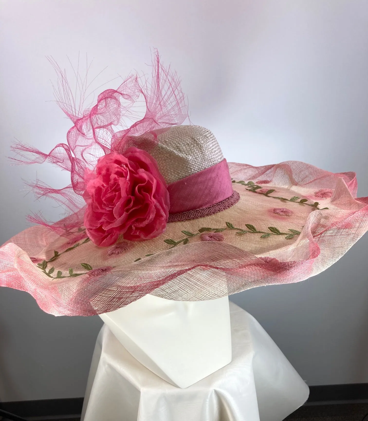 Ethereal wide brim hat. Kentucky Derby Hat. Kentucky Derby Hat. Pink green fancy dress hat. One of a kind wide brim hat. Kentucky Oaks hat
