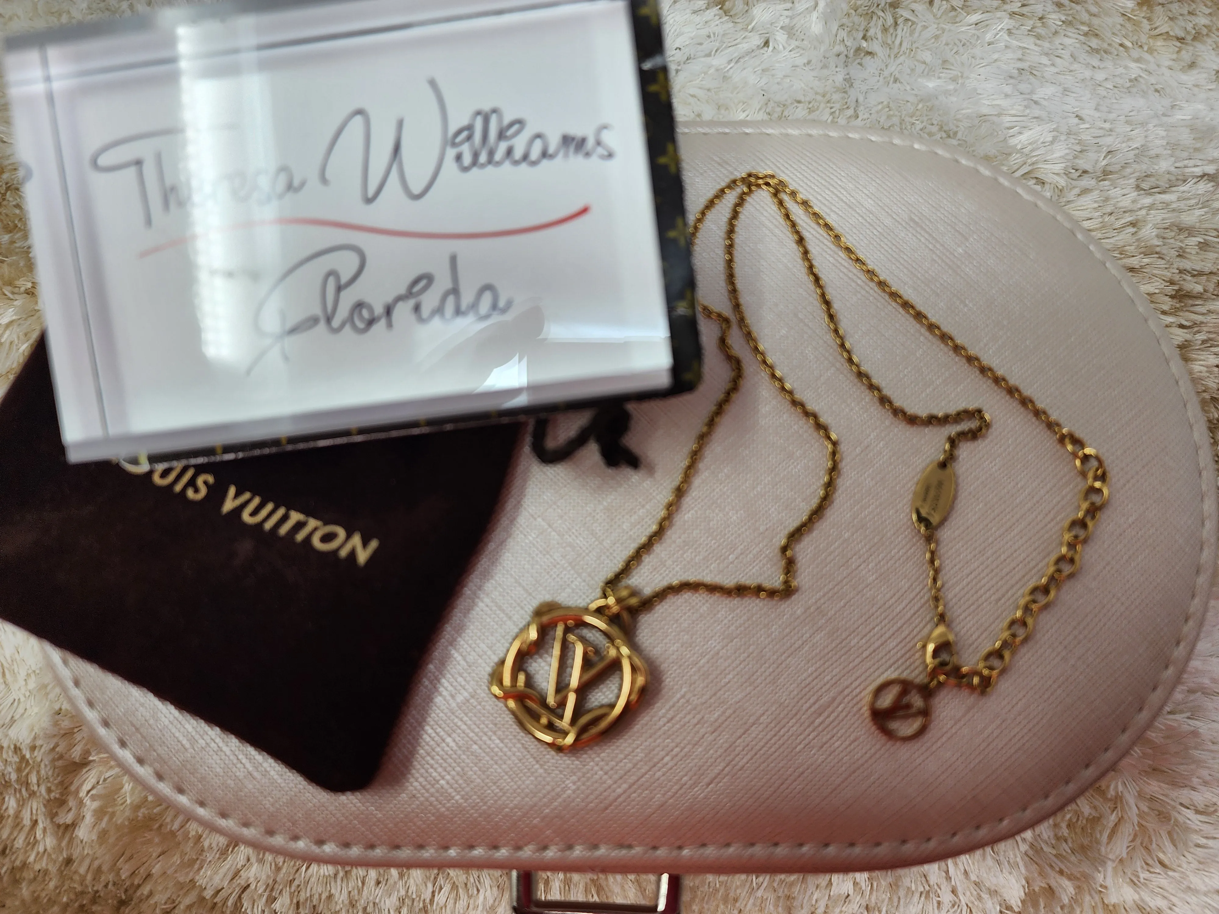 LOUIS VUITTON GARDEN LOUISE PENDANT